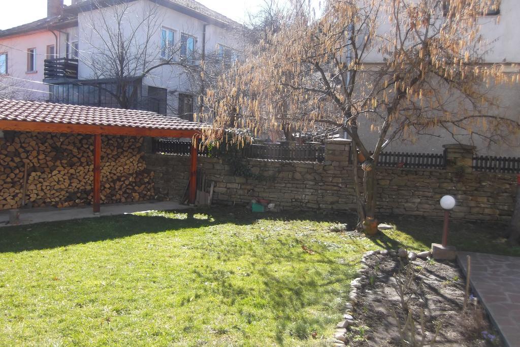 Borova House Hotel Tryavna Bagian luar foto